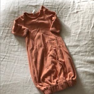 Kate quinn sleep gown Orange 0-3 months